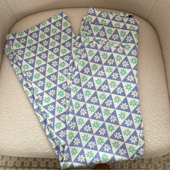 ❌SOLD❌ ✨Used Like NEW!✨ ZARA cropped top and ankle leg pants set! - Picture 11 of 13